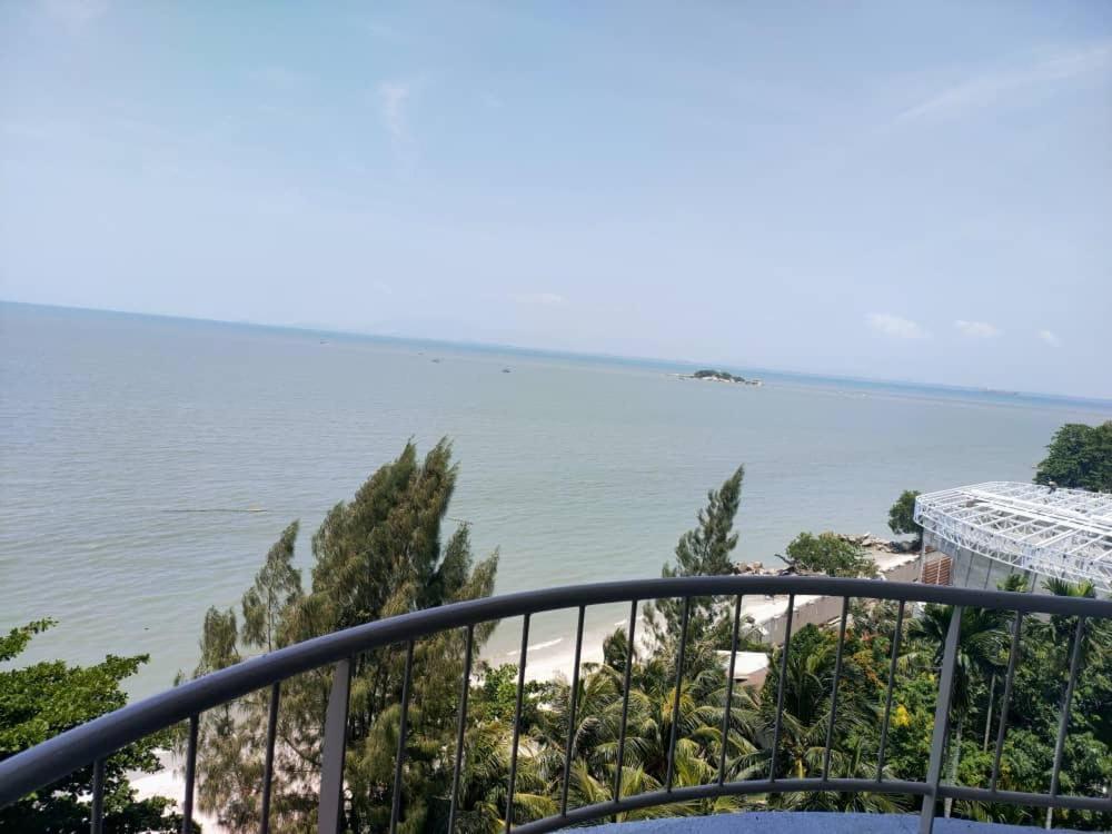 Beachfront Full Sea Penang Tanjung Bungah  Ngoại thất bức ảnh