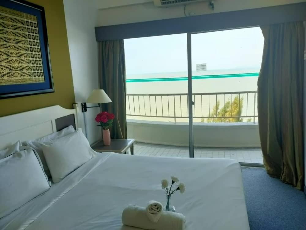 Beachfront Full Sea Penang Tanjung Bungah  Ngoại thất bức ảnh